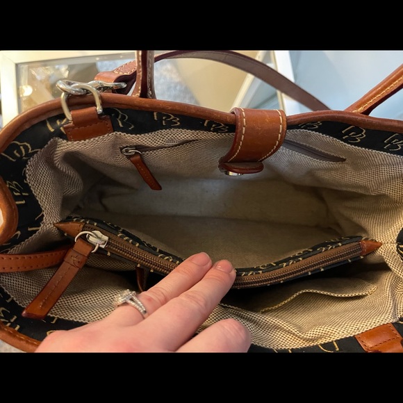 Dooney & Bourke Signature handbag purse - Picture 5 of 8